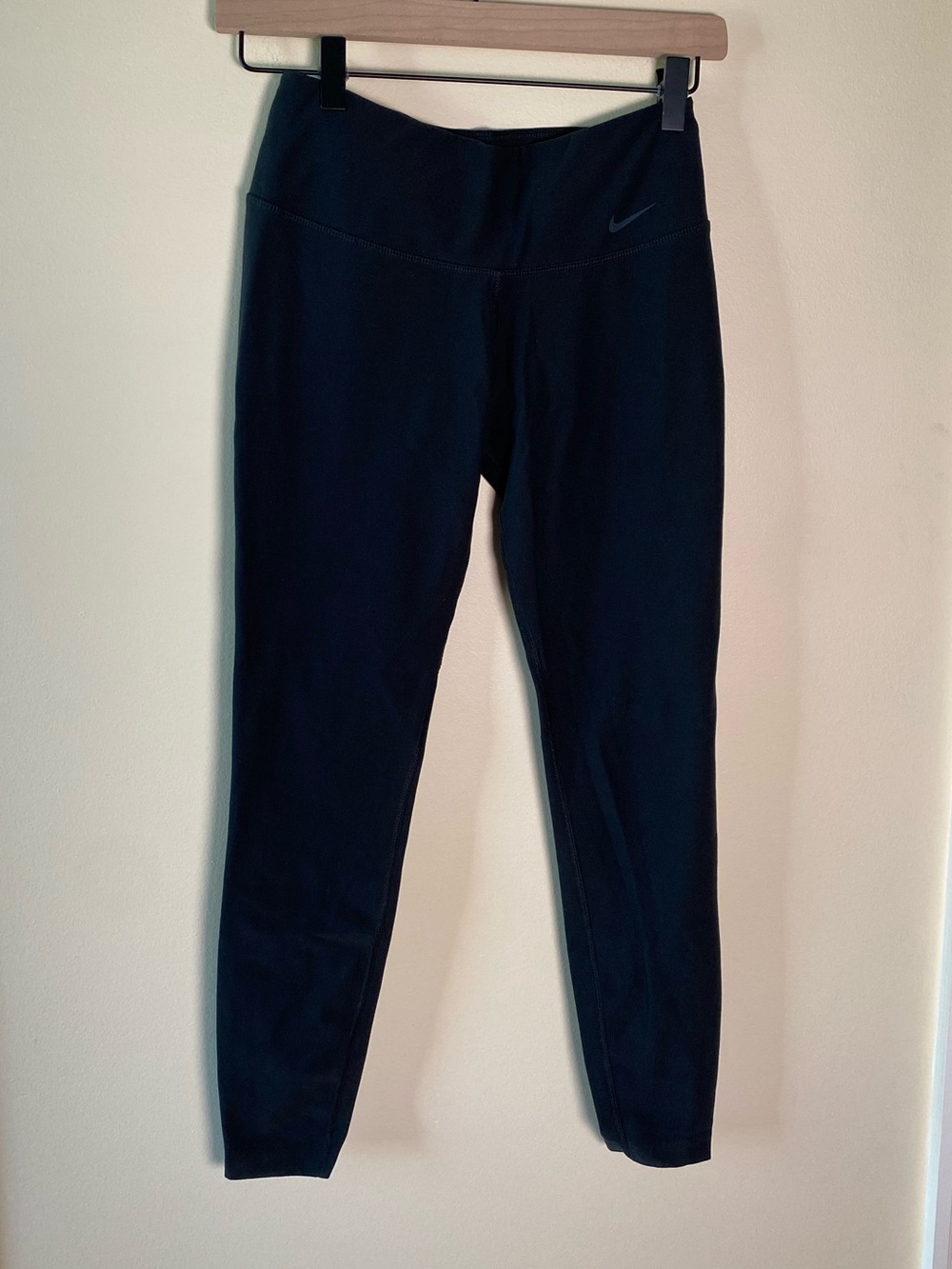 Nike Dri-Fit Women’s Athletic Leggings Black Short  Size XS